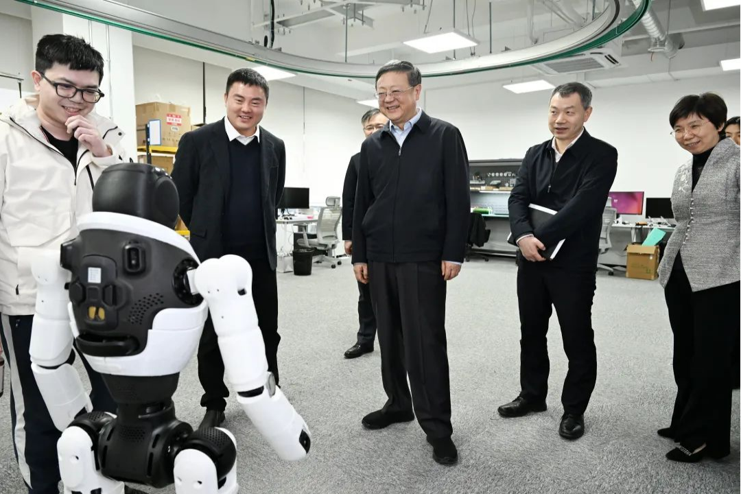 上海市委書記陳吉寧專題調(diào)研im電競機器人